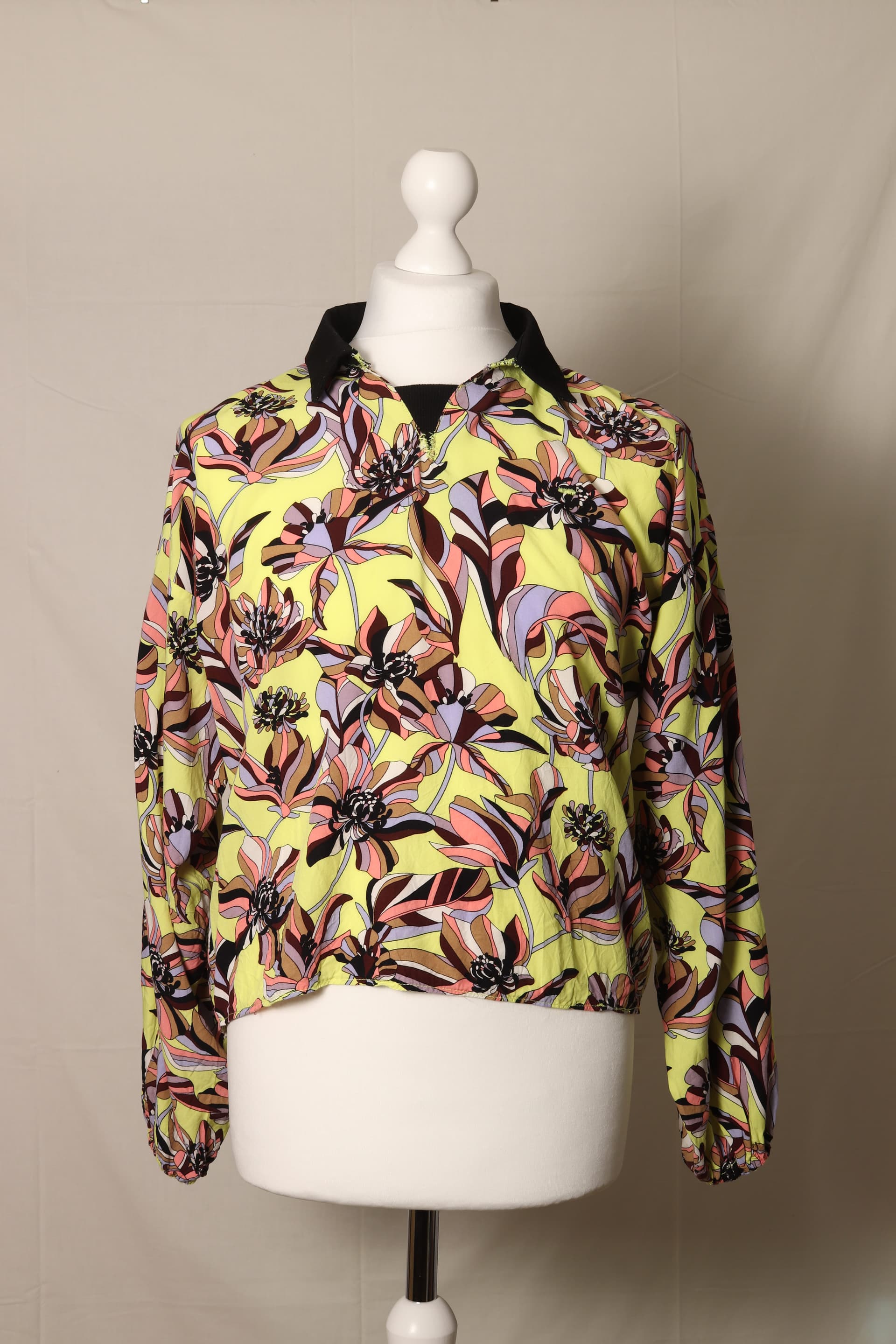 Floral Shirt v1 thumbnail 4