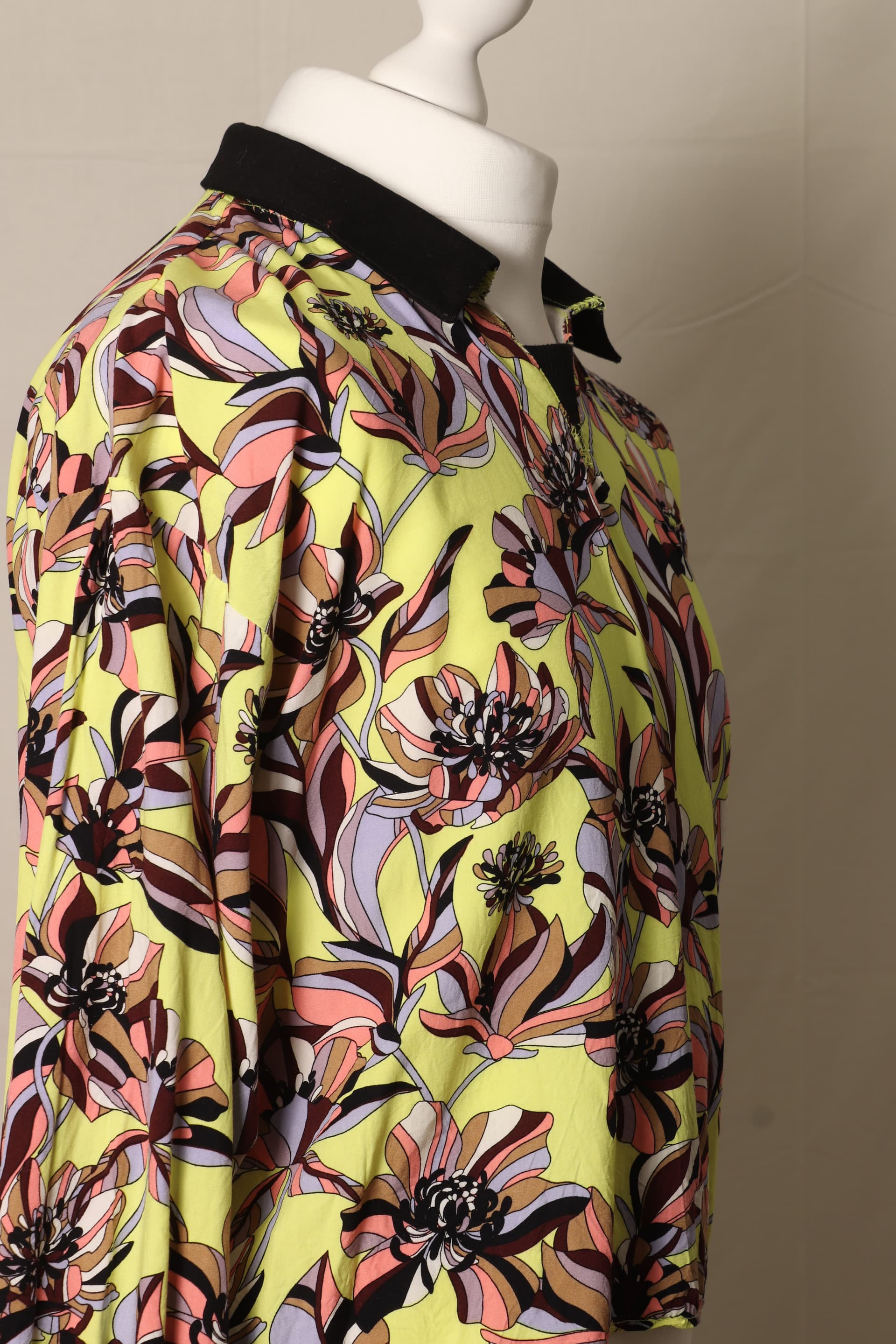 Floral Shirt v1 thumbnail 8
